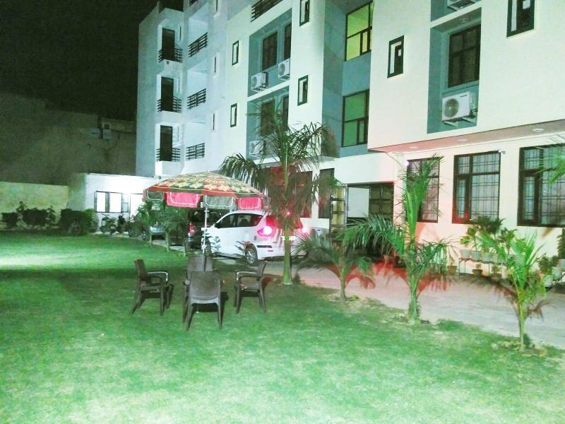 Hotel Olive & Blue - Govt Approved Hotel Near Delhi Airport Nueva Delhi Exterior foto