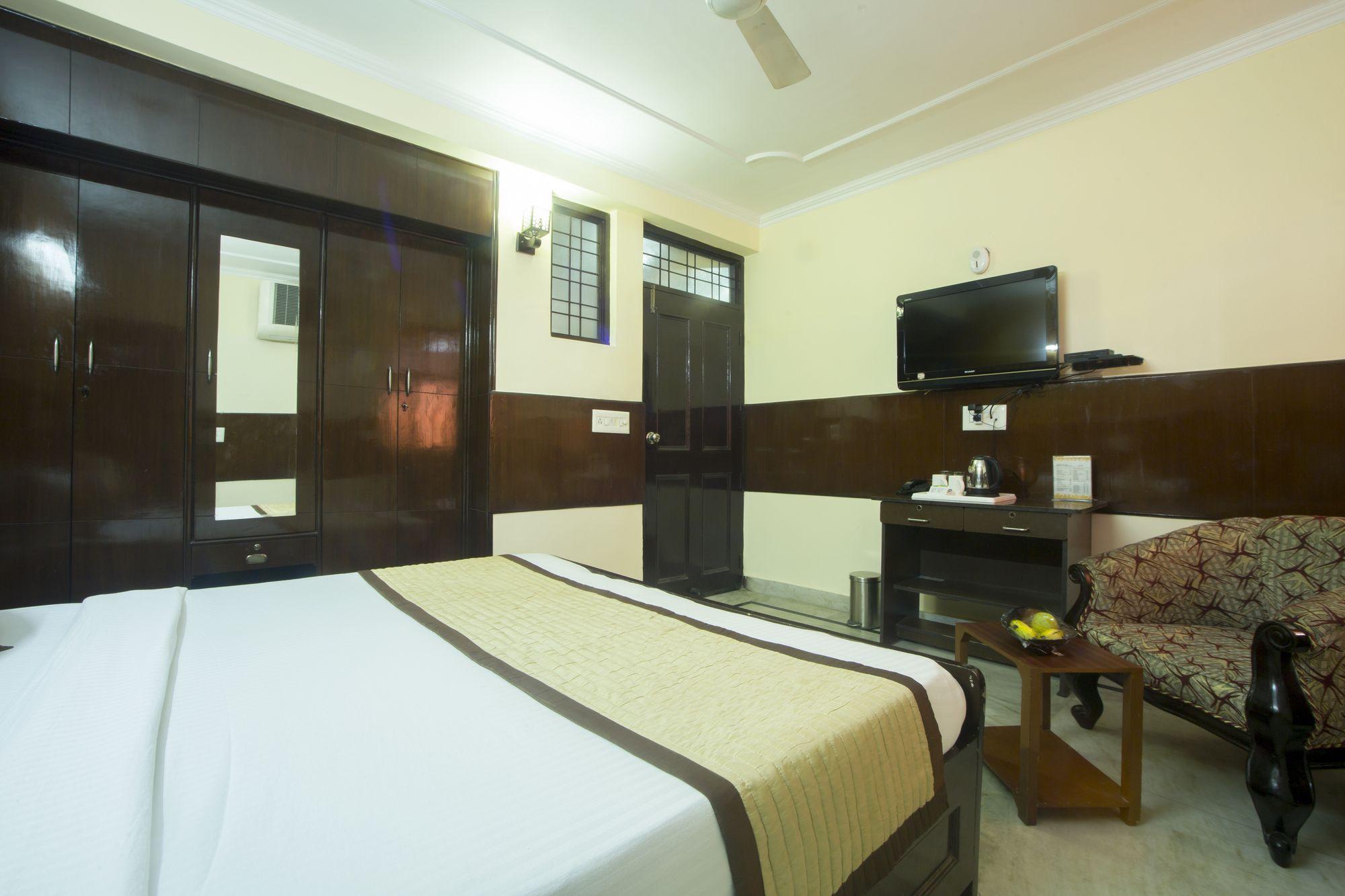 Hotel Olive & Blue - Govt Approved Hotel Near Delhi Airport Nueva Delhi Exterior foto